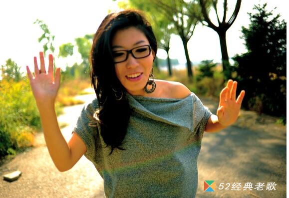 曲婉婷歌曲《Hand Hold (手握住)》