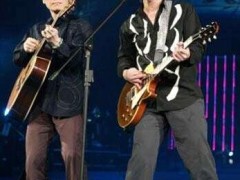 罗大佑/伍佰歌曲《爱你一万年》歌词+试听有感