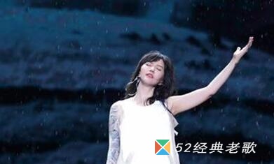 钟镇涛/谭维维歌曲《谁是大英雄》